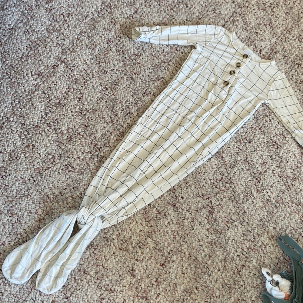 Knotted gown